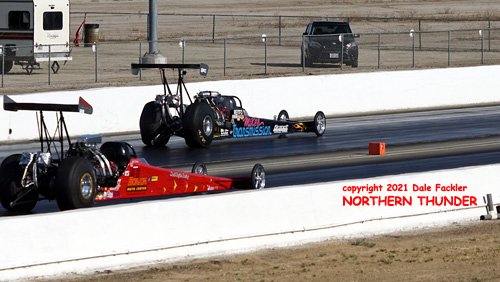 Billy McDevitt - NPC - #7295 (near lane) vs Mike Halstead - 
NPC - #3 (far lane)